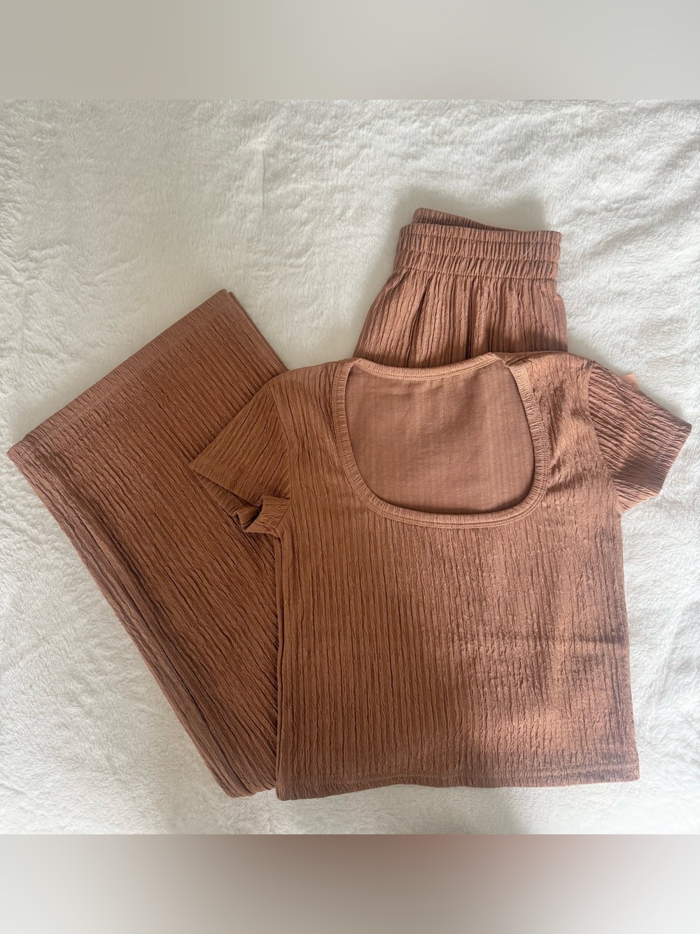 Crinkle cut Wide-Leg Knit Pants and Scoop Top Set